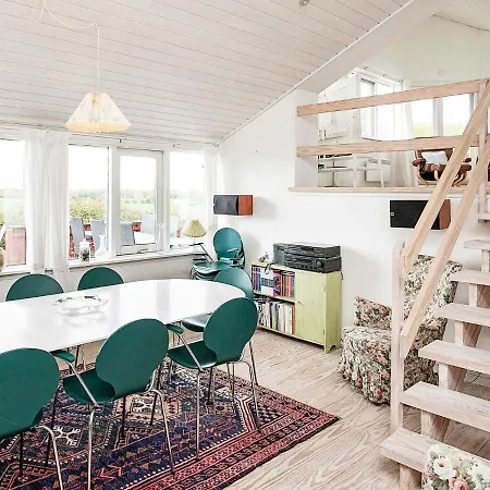 Holiday X Holiday home *