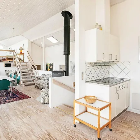 Holiday X Holiday home Humble